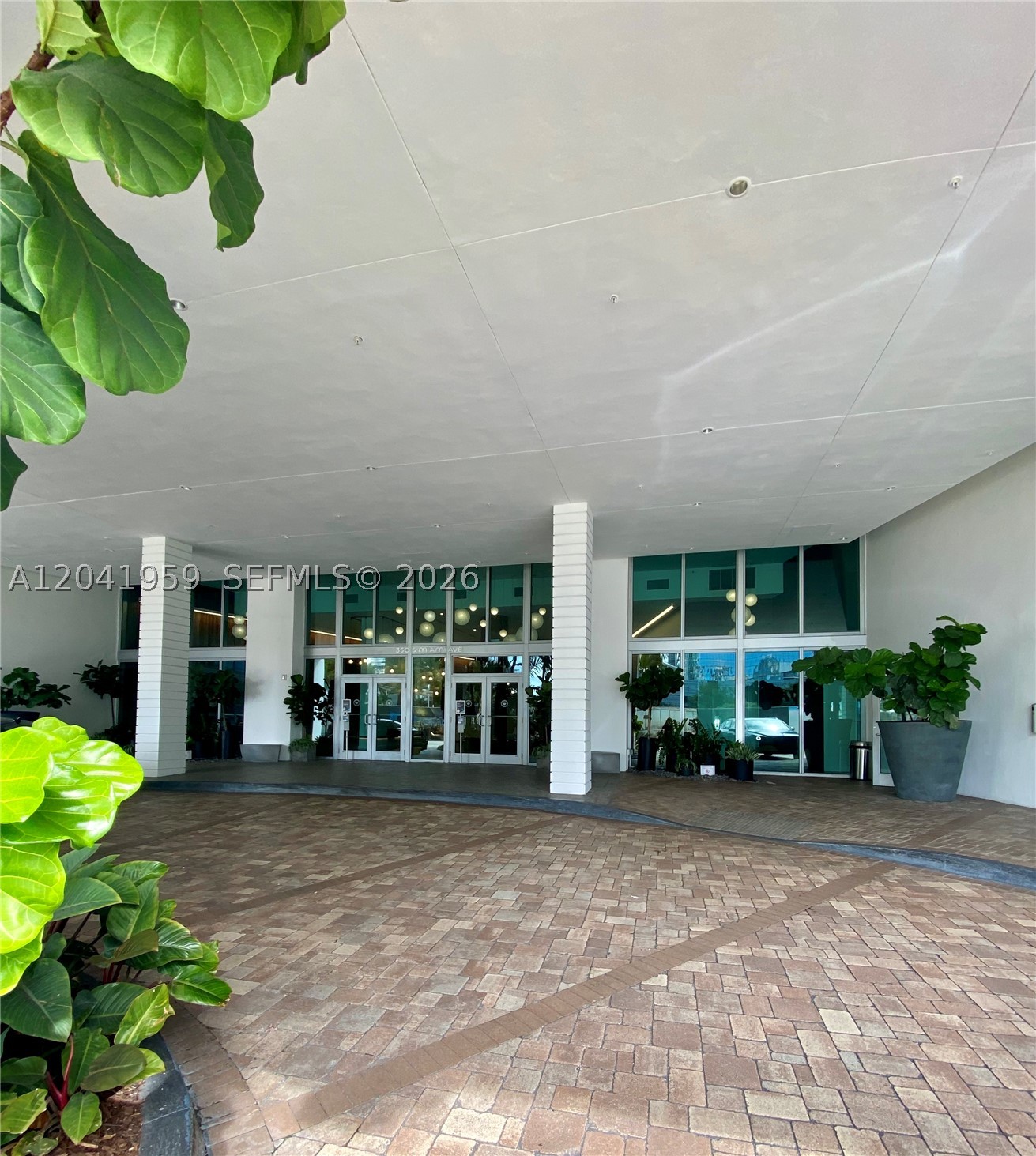 350 S Miami Ave #3813, Miami FL 33130