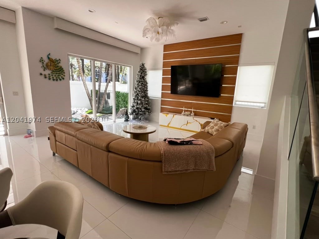 18975 Atlantic Blvd #18975, Sunny Isles Beach FL 33160