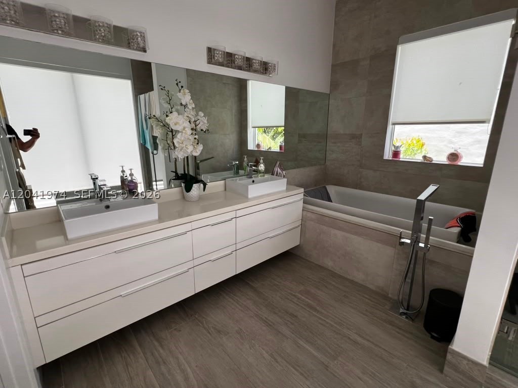 18975 Atlantic Blvd #18975, Sunny Isles Beach FL 33160