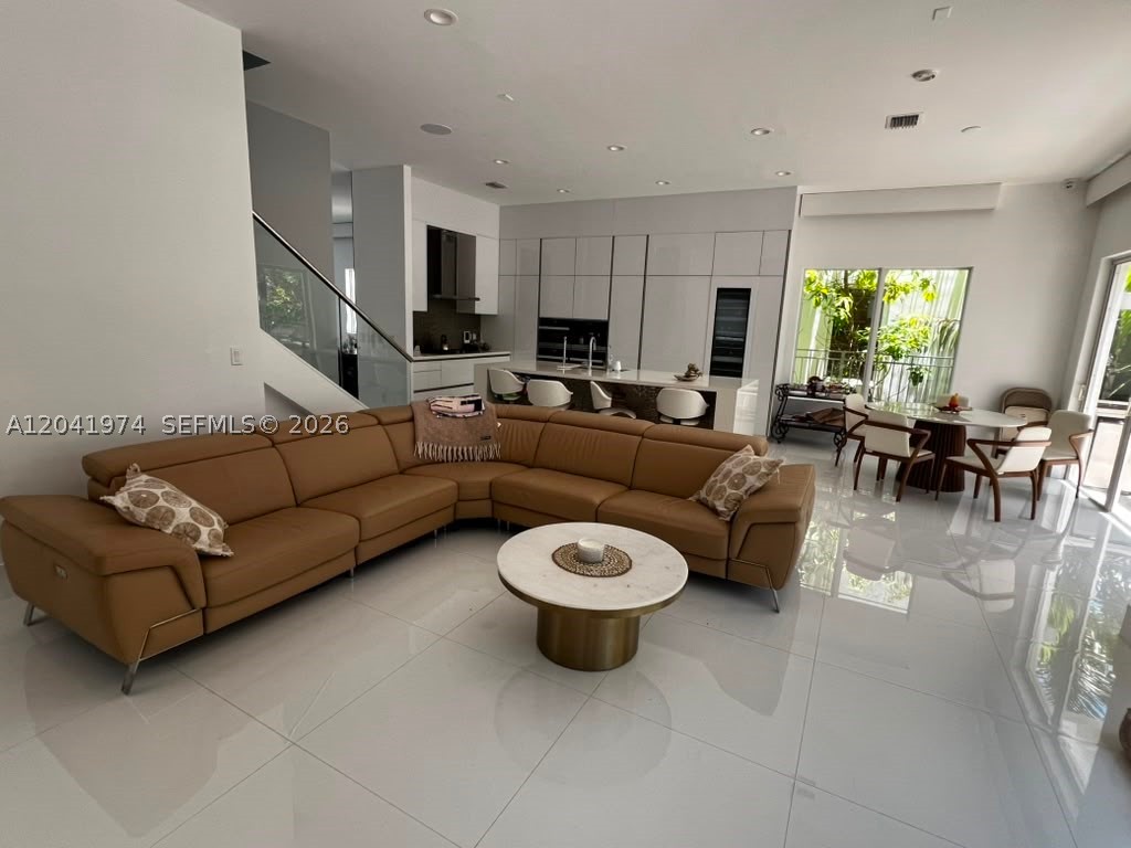 18975 Atlantic Blvd #18975, Sunny Isles Beach FL 33160
