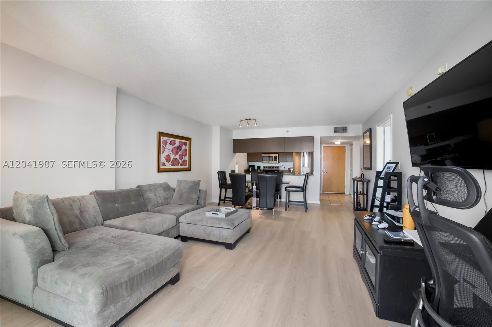 1200 Brickell Bay Dr #4121, Miami FL 33131