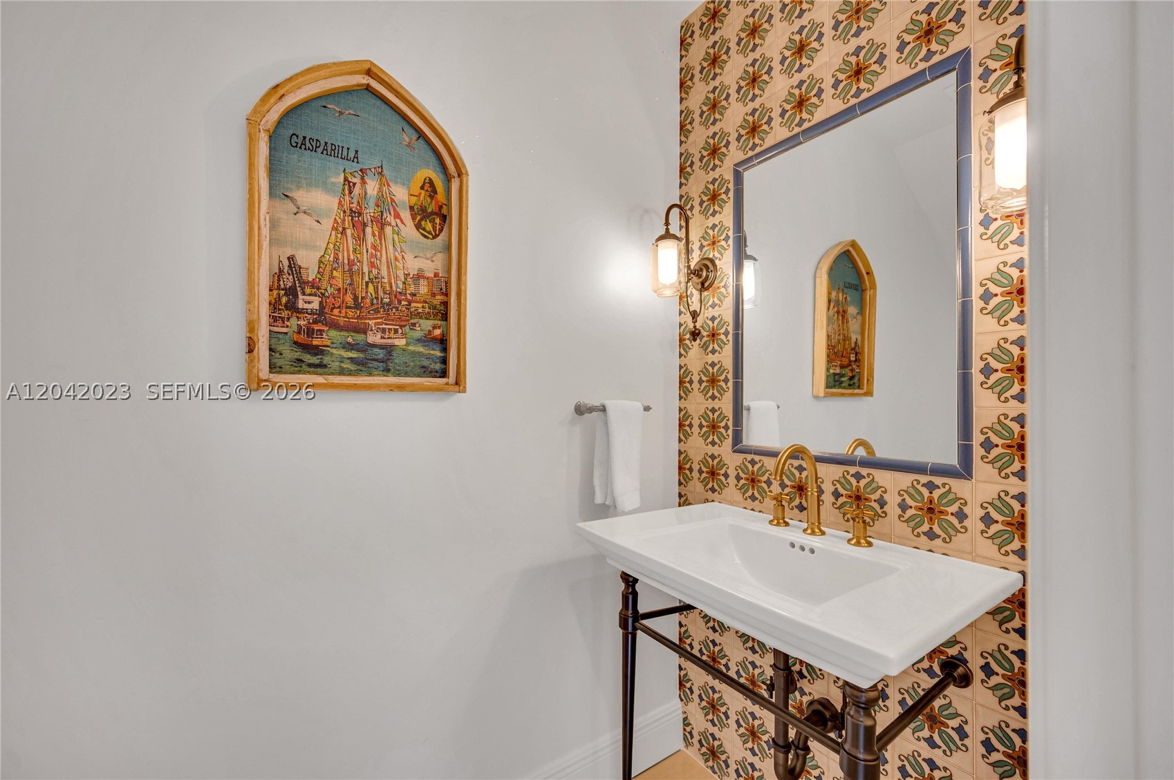 30 NE 44th St, Miami FL 33137