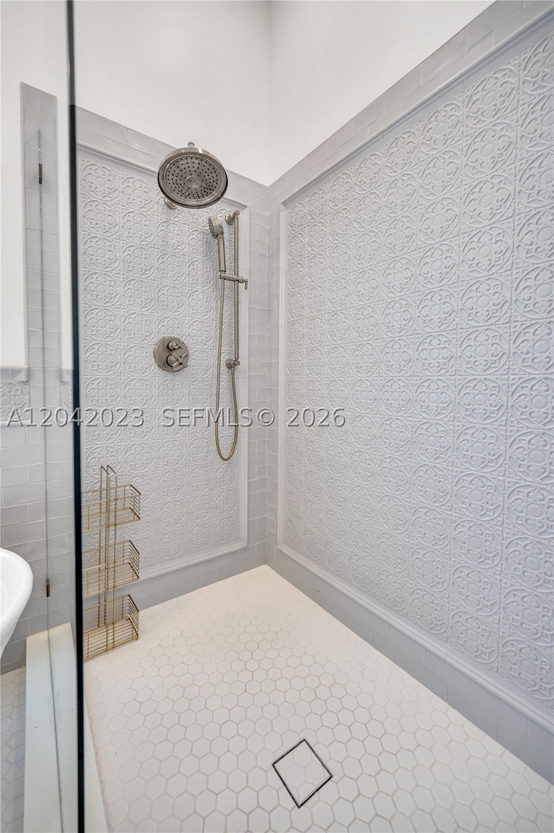 30 NE 44th St, Miami FL 33137
