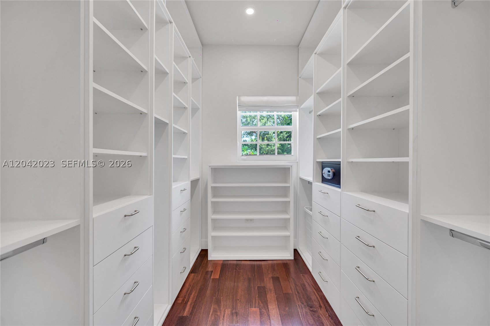 30 NE 44th St, Miami FL 33137