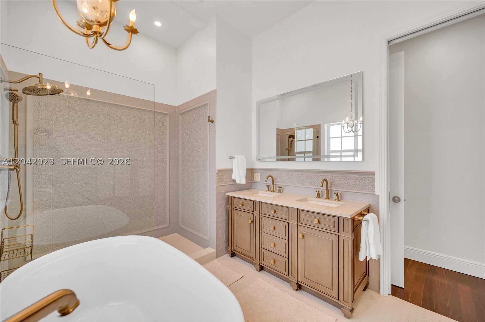 30 NE 44th St, Miami FL 33137