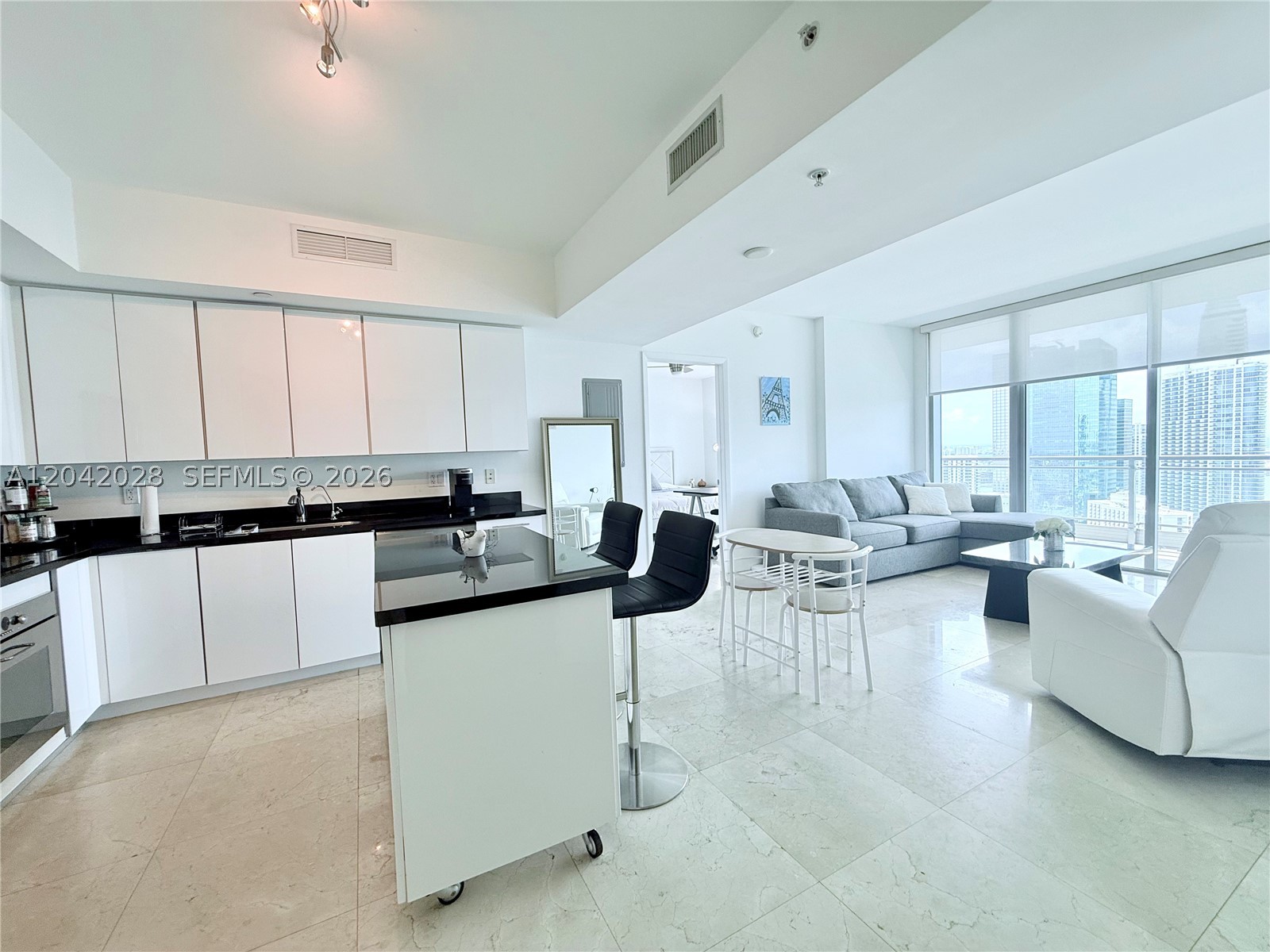 92 SW 3rd St #4311, Miami FL 33130