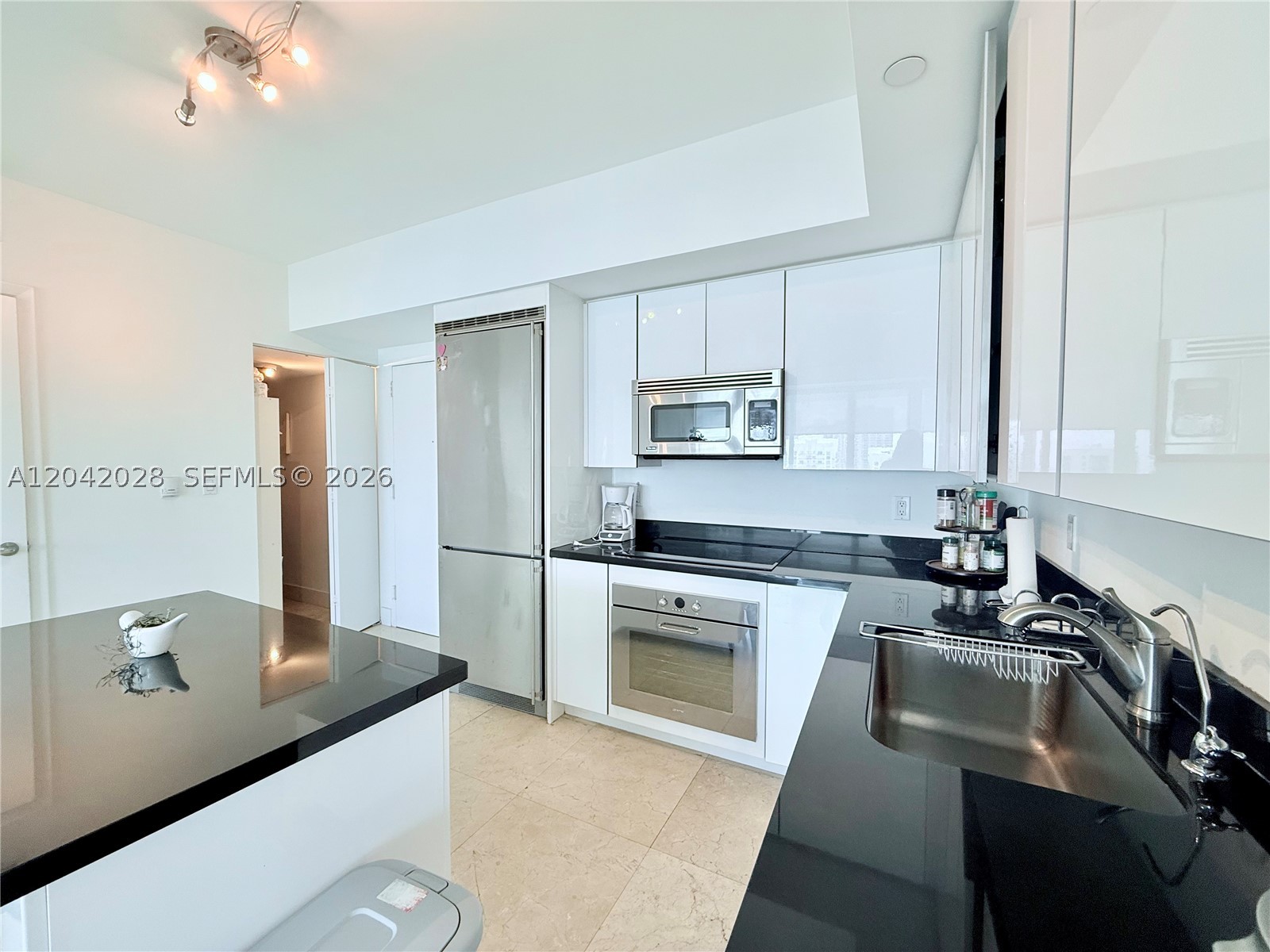 92 SW 3rd St #4311, Miami FL 33130