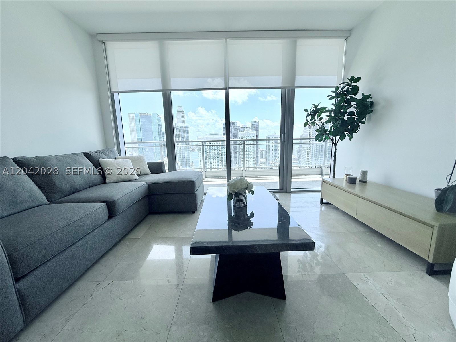 92 SW 3rd St #4311, Miami FL 33130