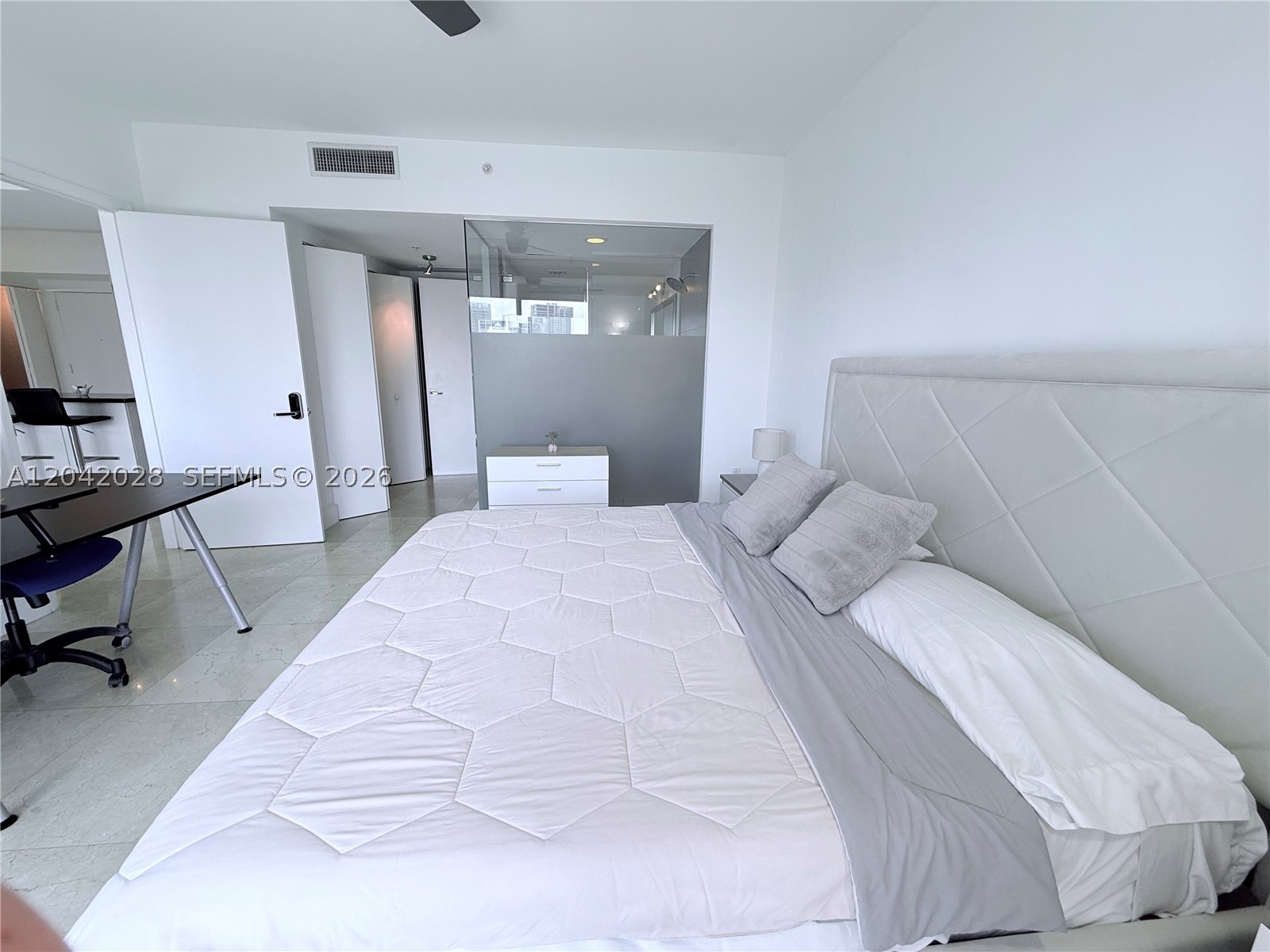 92 SW 3rd St #4311, Miami FL 33130
