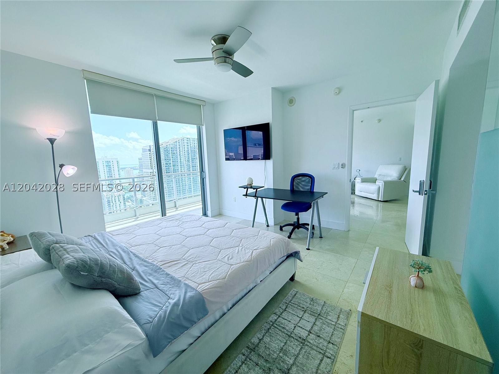 92 SW 3rd St #4311, Miami FL 33130