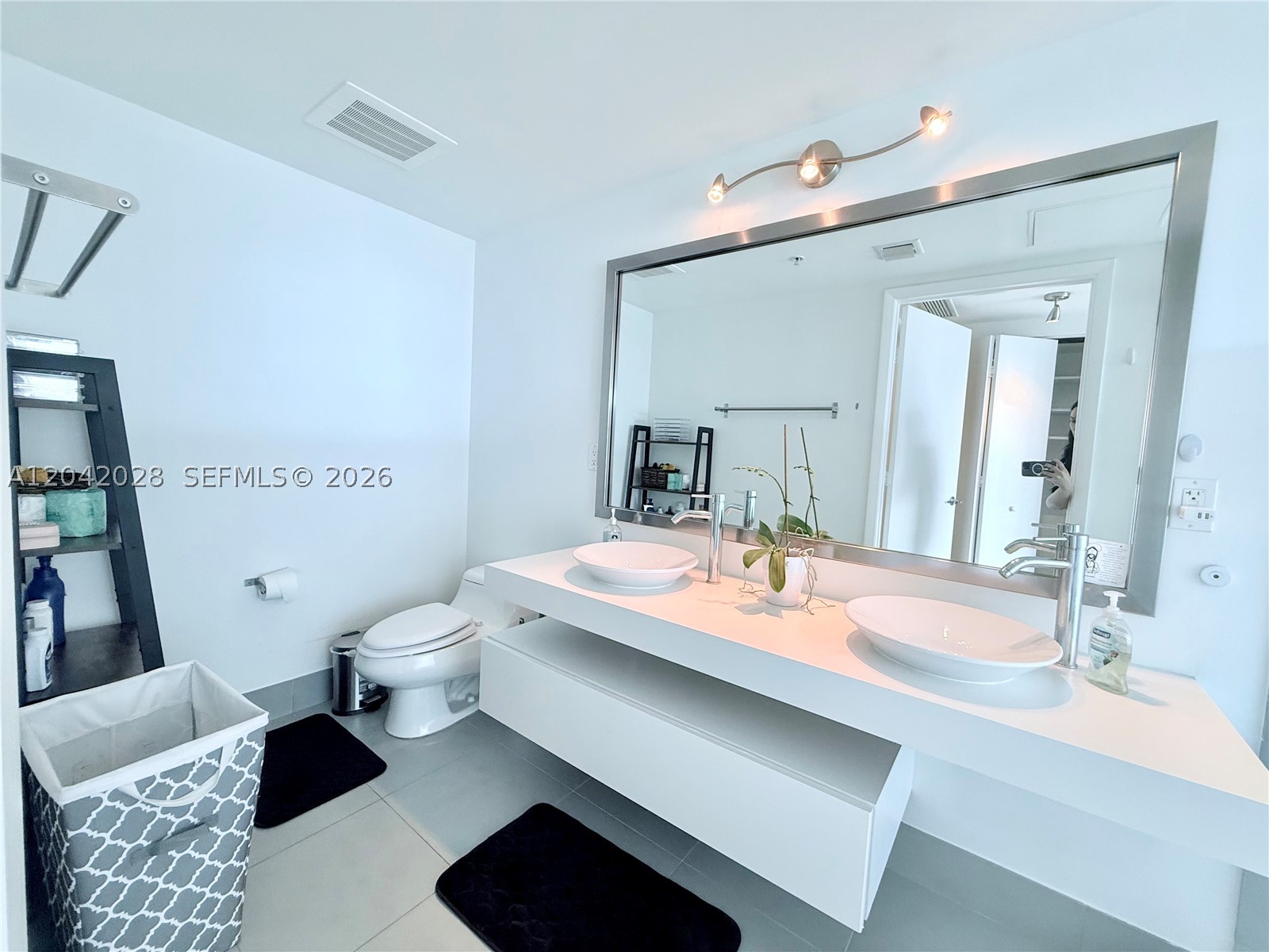 92 SW 3rd St #4311, Miami FL 33130