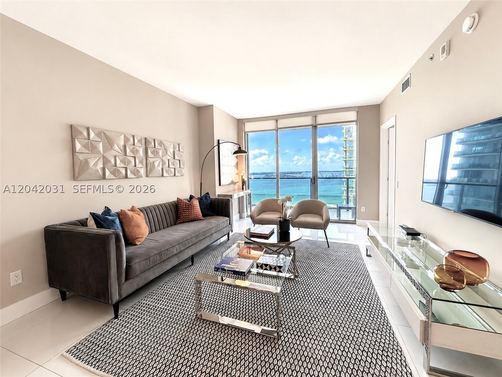 1300 Brickell Bay Dr #2307, Miami FL 33131