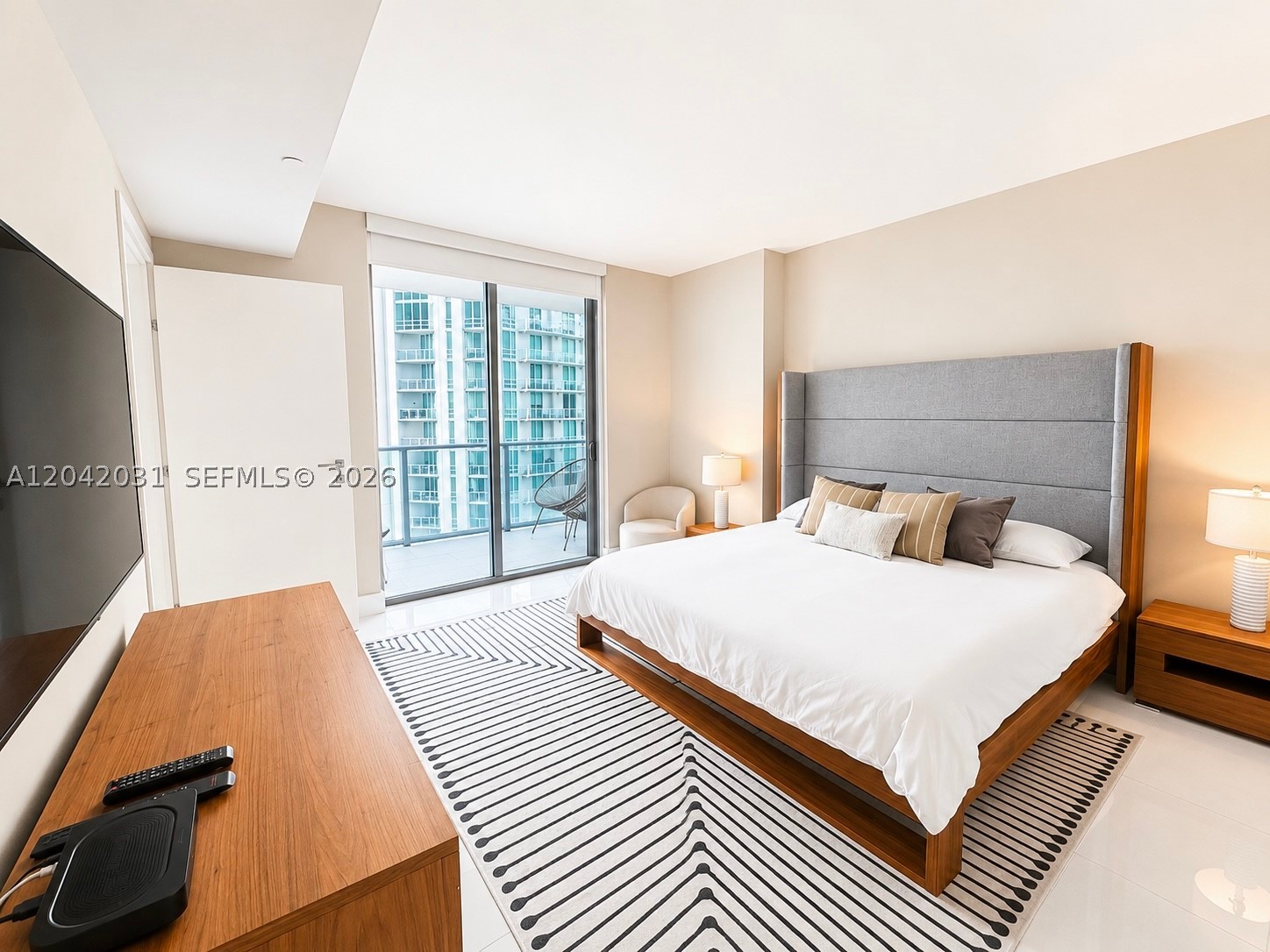 1300 Brickell Bay Dr #2307, Miami FL 33131