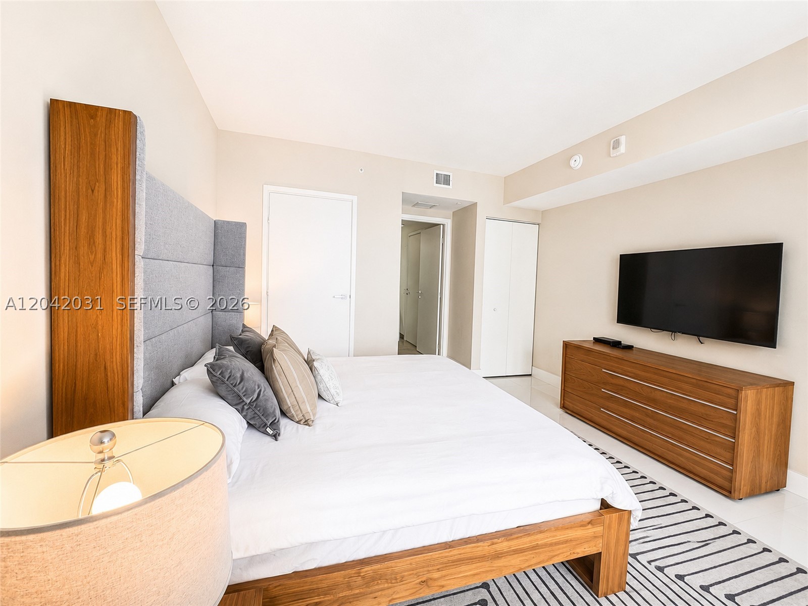 1300 Brickell Bay Dr #2307, Miami FL 33131