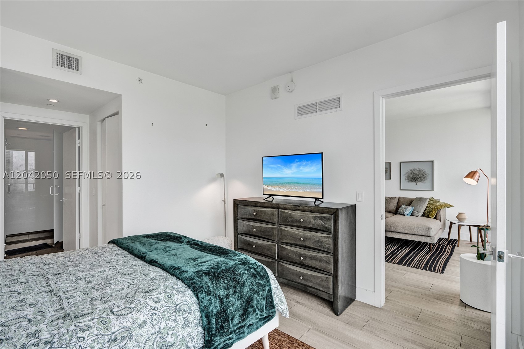 121 NE 34th St #2205, Miami FL 33137