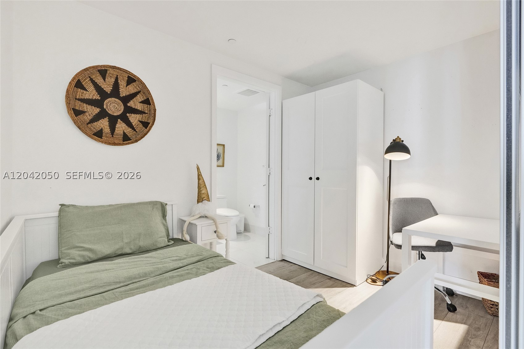121 NE 34th St #2205, Miami FL 33137