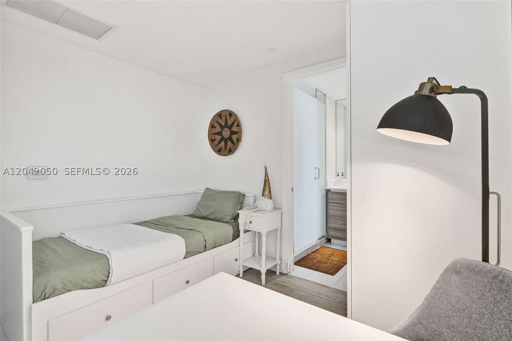 121 NE 34th St #2205, Miami FL 33137