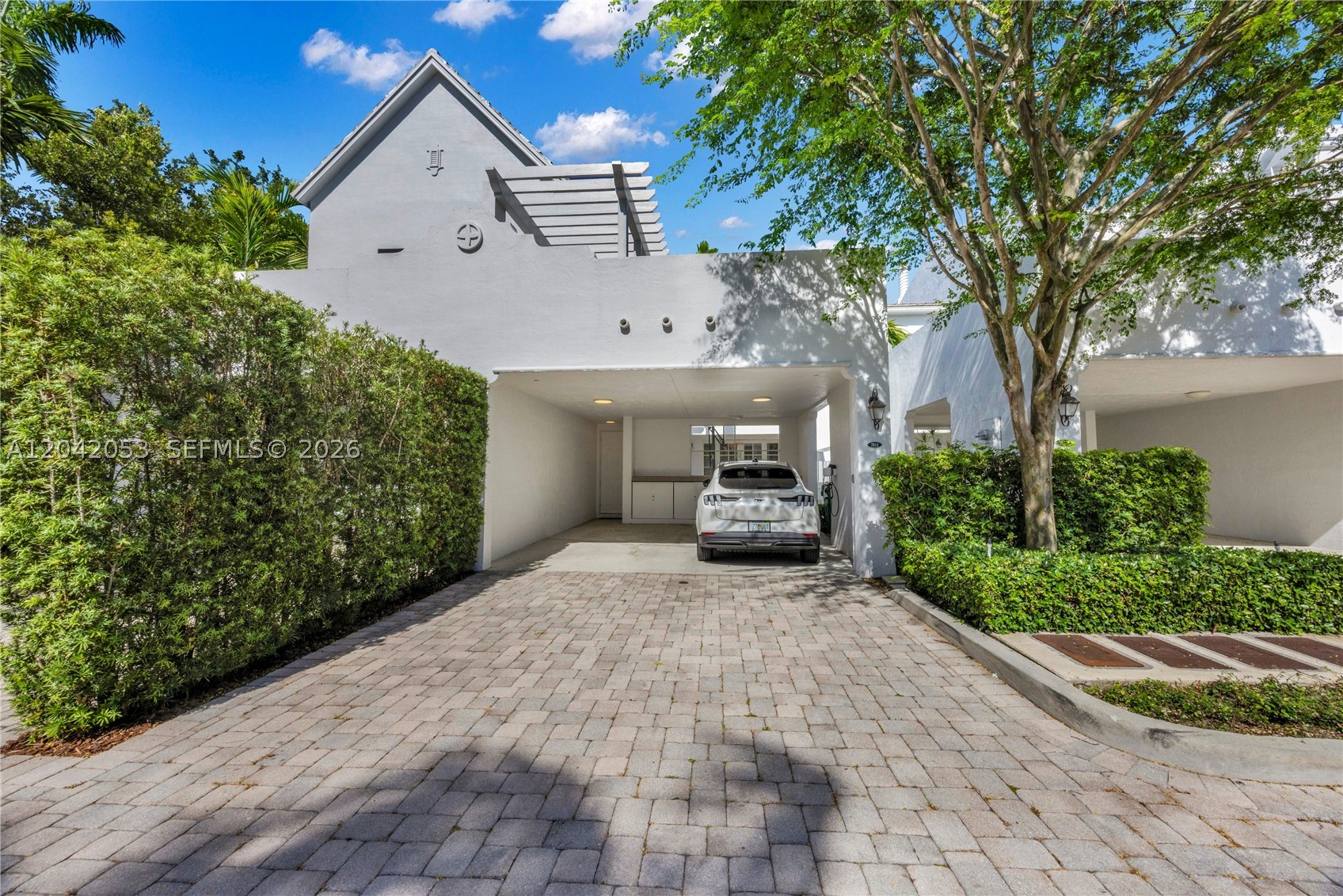 7614 SW 54th Ave, Miami FL 33143