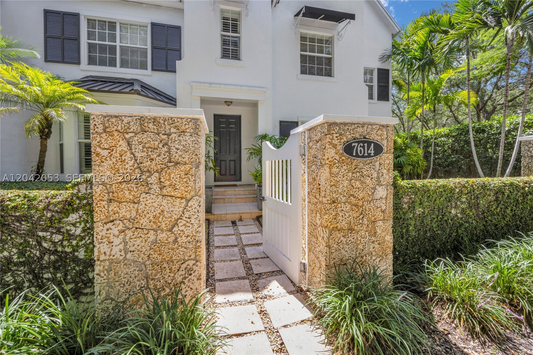 7614 SW 54th Ave, Miami FL 33143