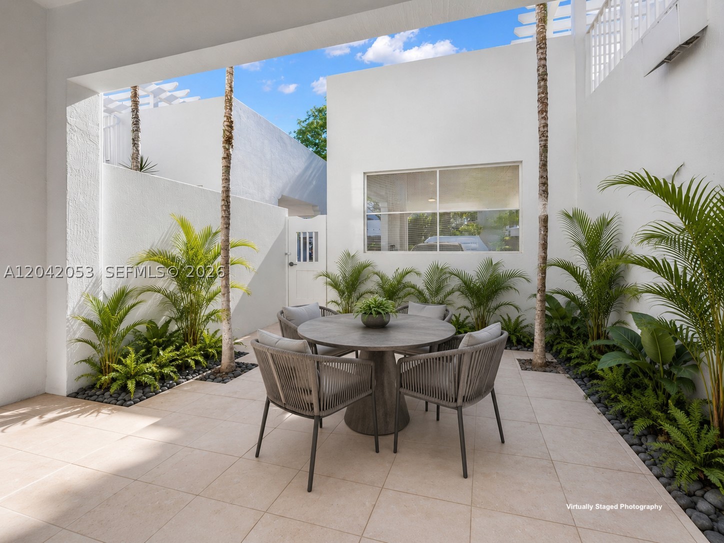 7614 SW 54th Ave, Miami FL 33143