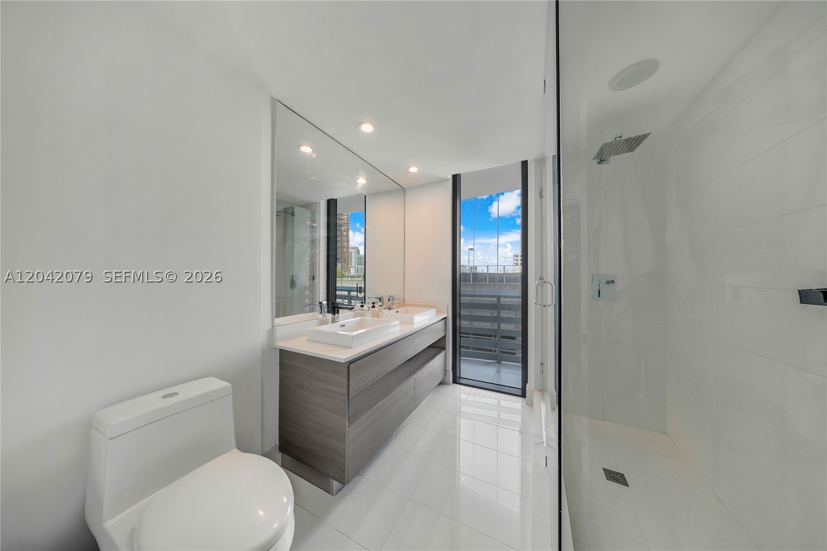 460 NE 28th St #701, Miami FL 33137