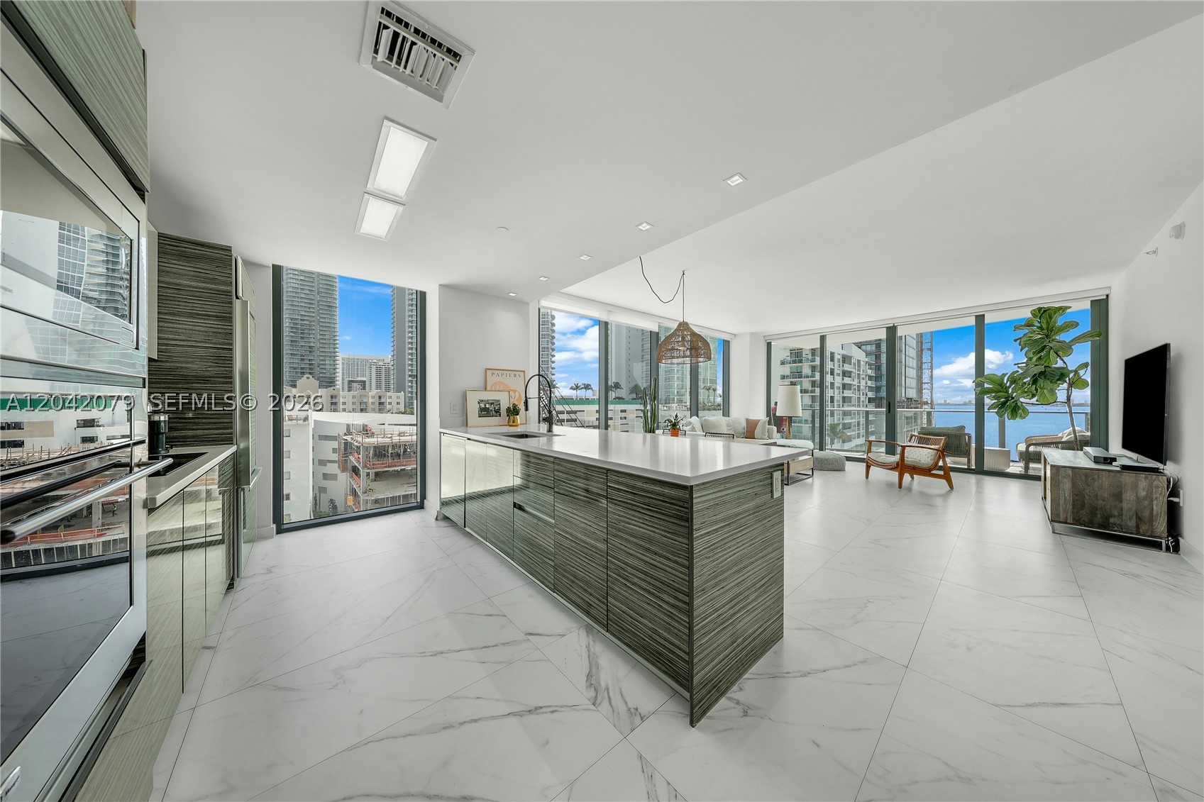 460 NE 28th St #701, Miami FL 33137
