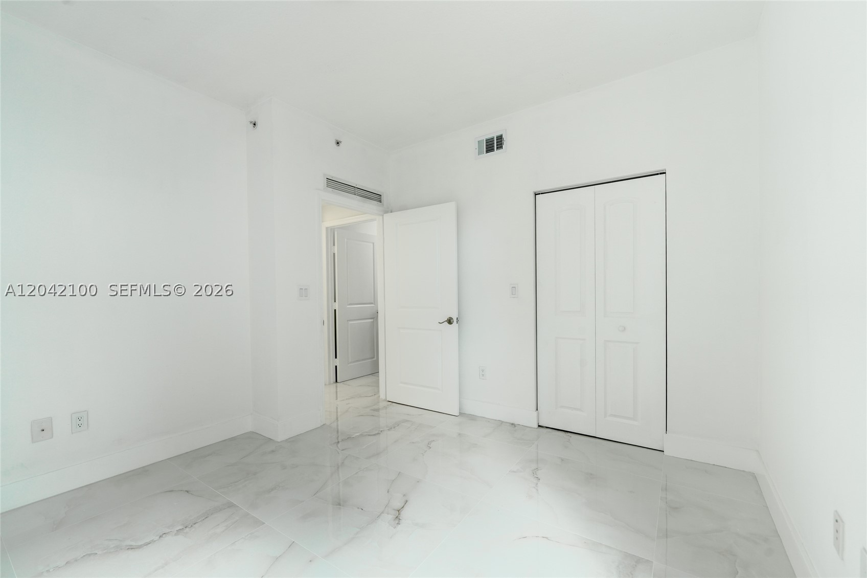 7914 Harbor Island Dr #106, North Bay Village FL 33141