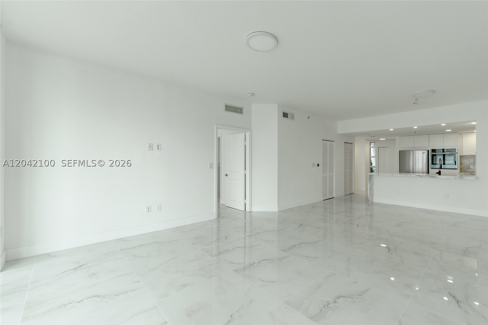 7914 Harbor Island Dr #106, North Bay Village FL 33141