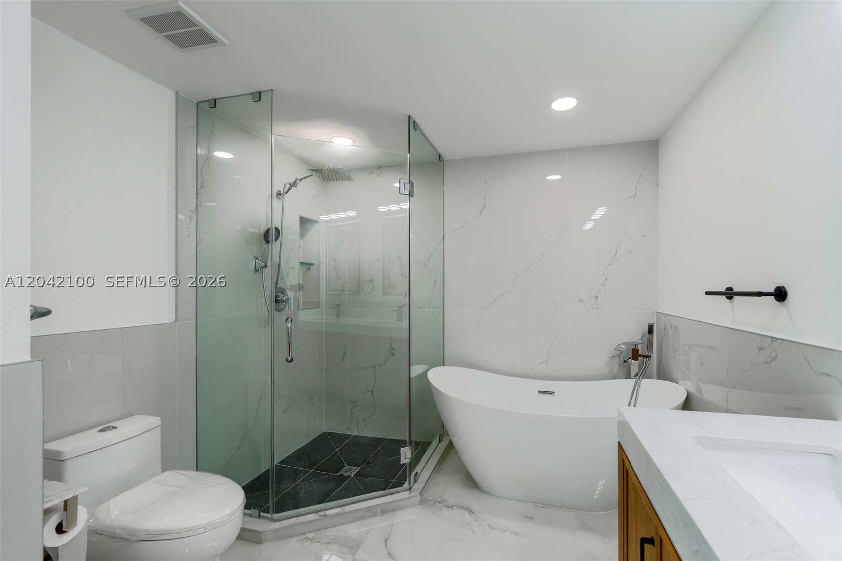 7914 Harbor Island Dr #106, North Bay Village FL 33141
