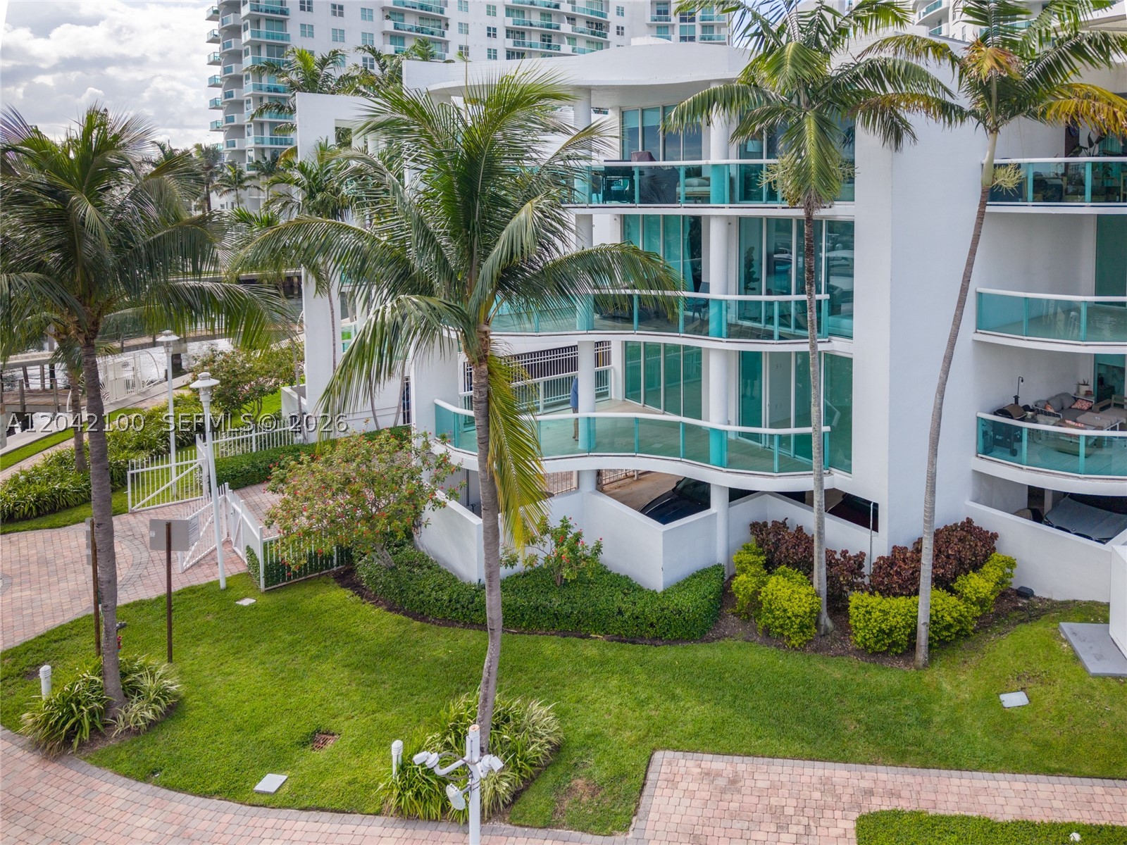 7914 Harbor Island Dr #106, North Bay Village FL 33141