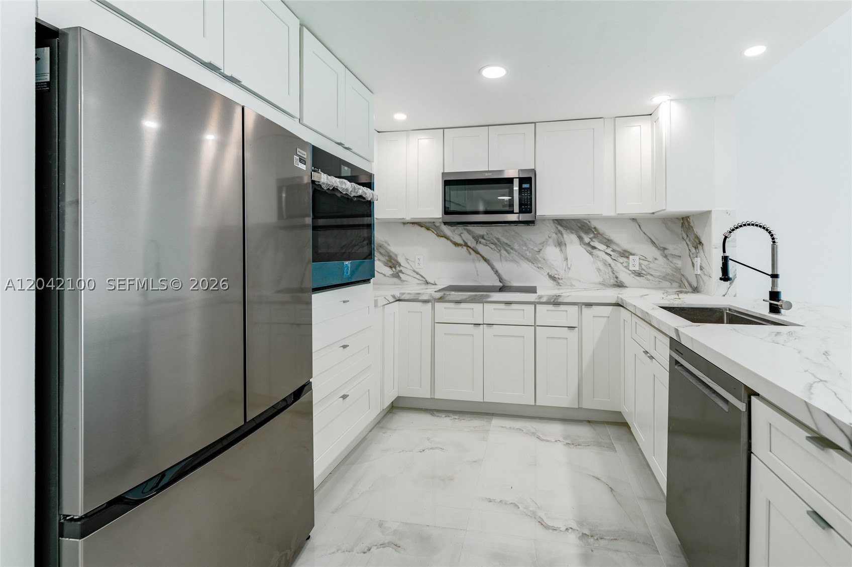 7914 Harbor Island Dr #106, North Bay Village FL 33141