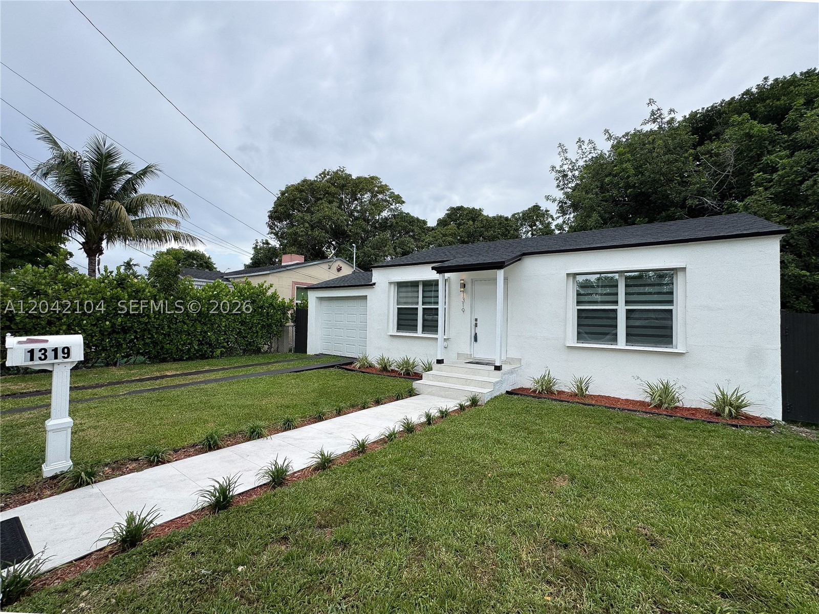 1319 NW 40th St, Miami FL 33142