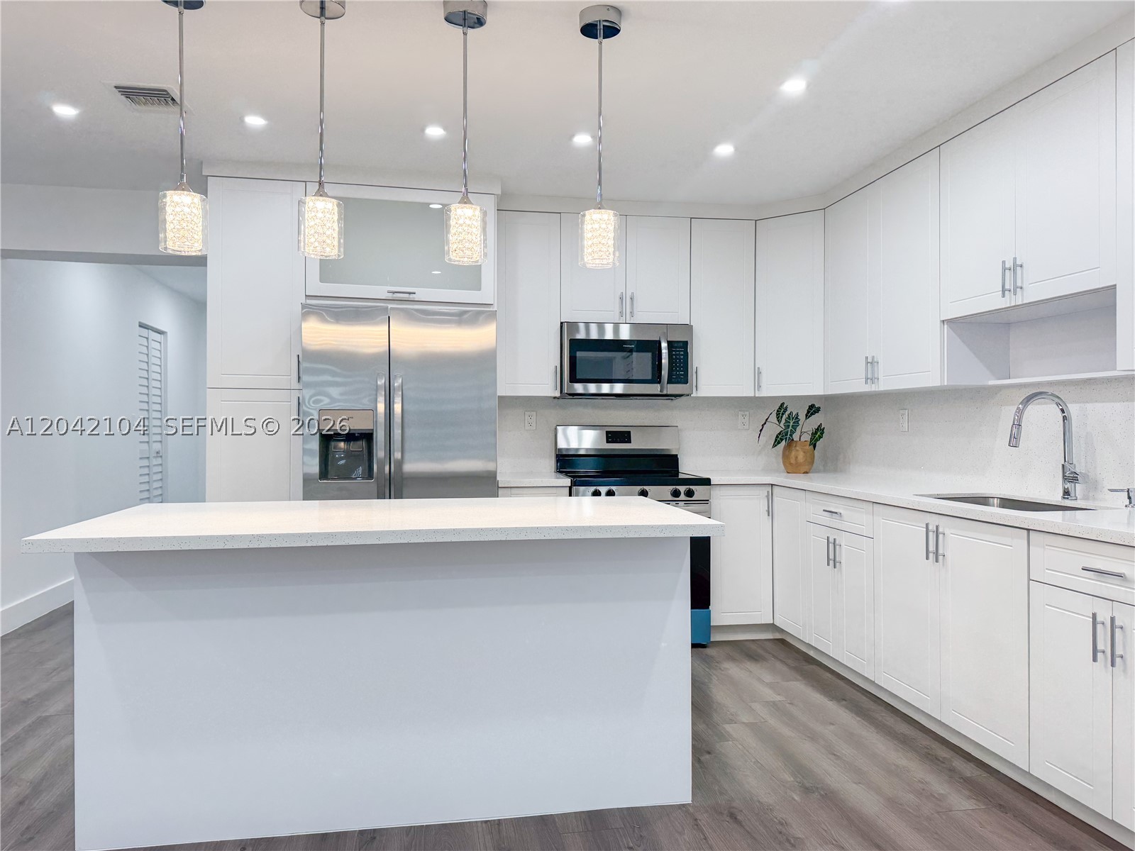1319 NW 40th St, Miami FL 33142