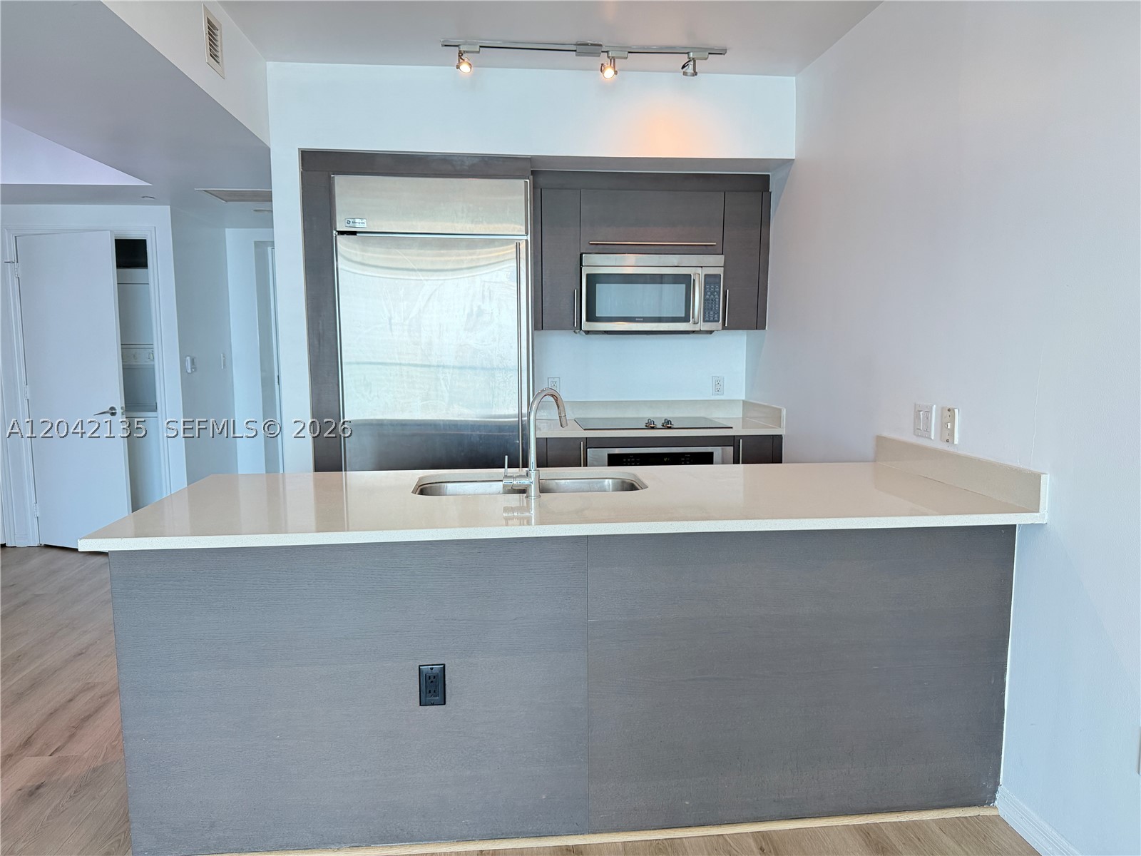 55 SE 6th St #3900, Miami FL 33131