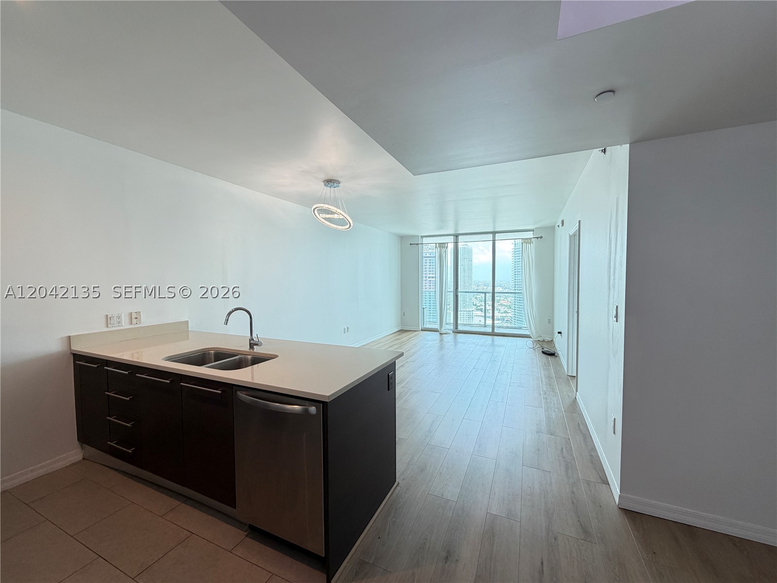 55 SE 6th St #3900, Miami FL 33131