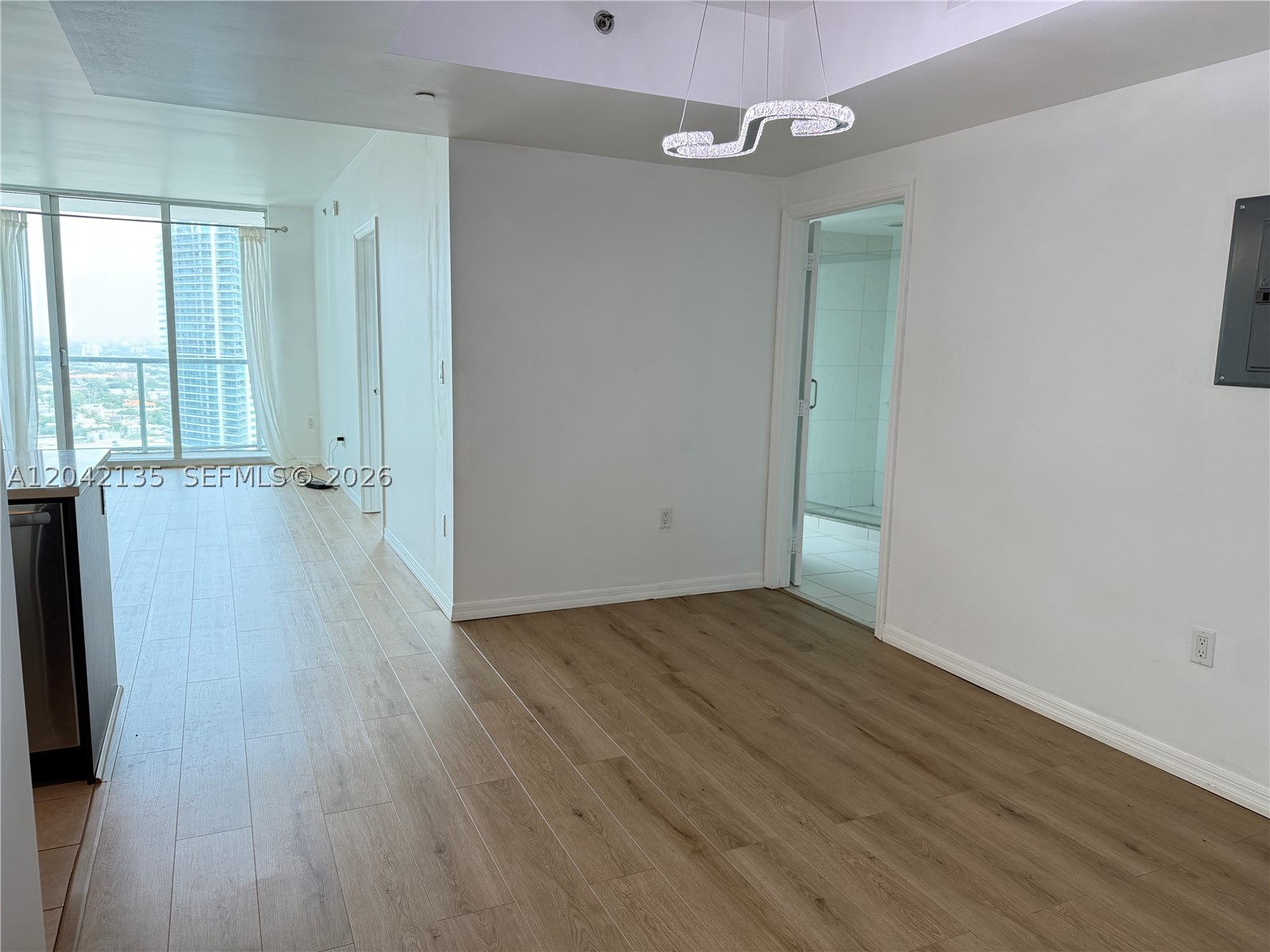 55 SE 6th St #3900, Miami FL 33131