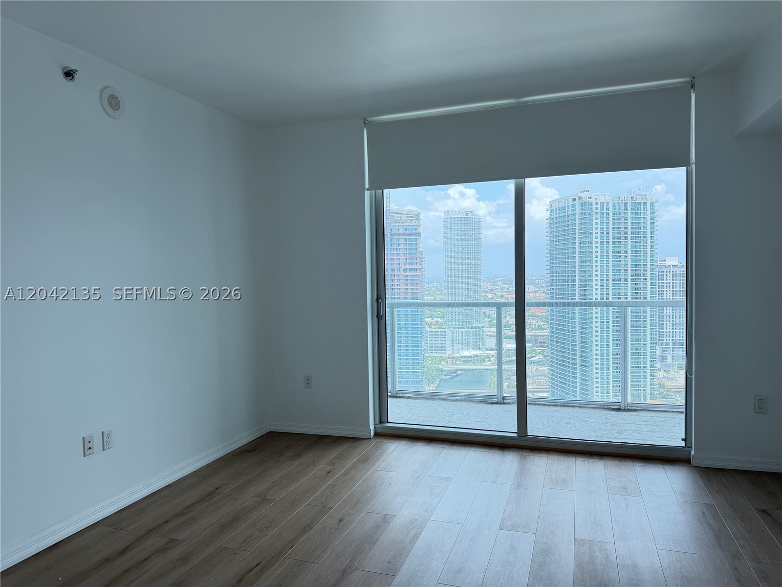 55 SE 6th St #3900, Miami FL 33131