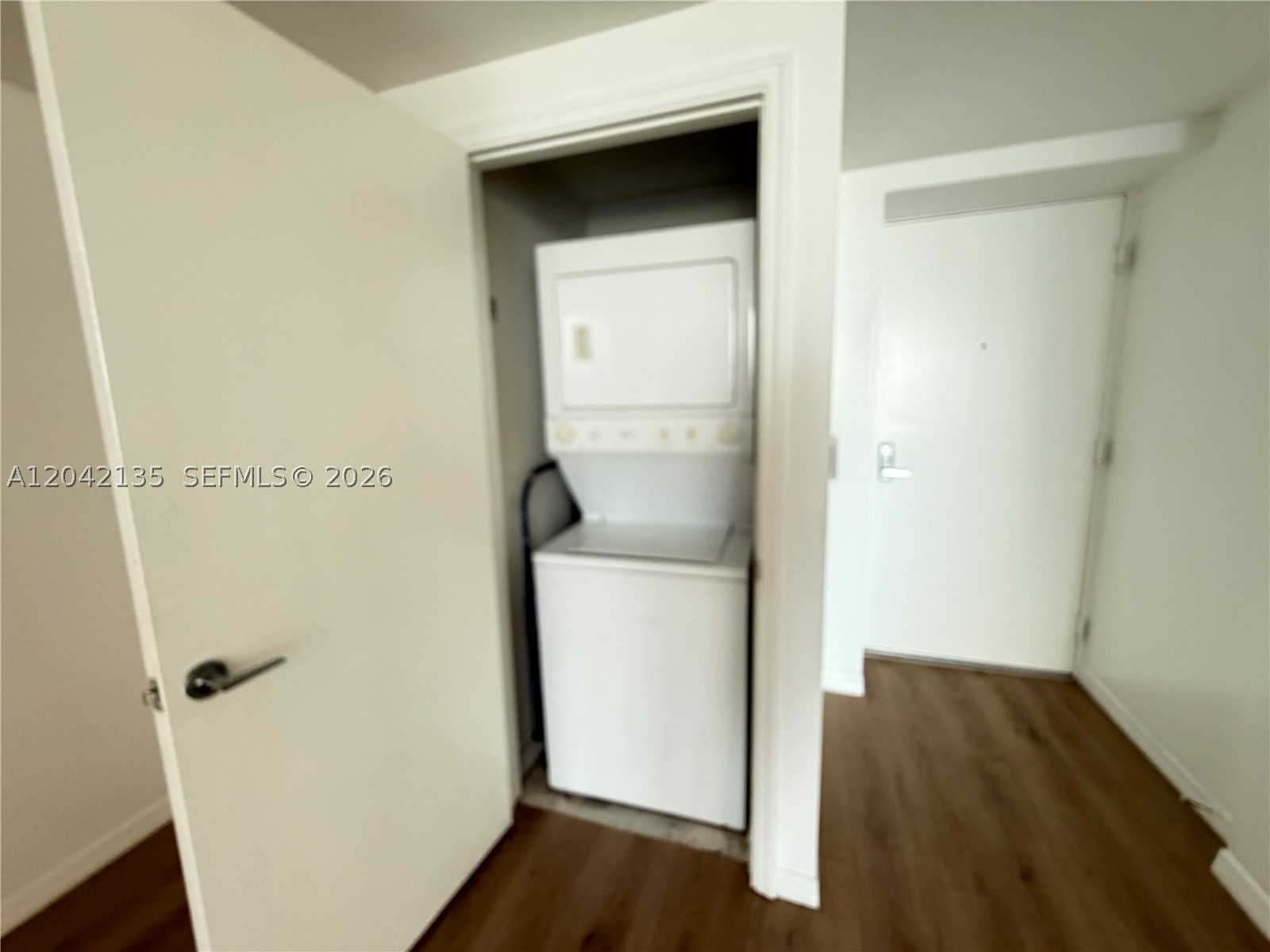 55 SE 6th St #3900, Miami FL 33131