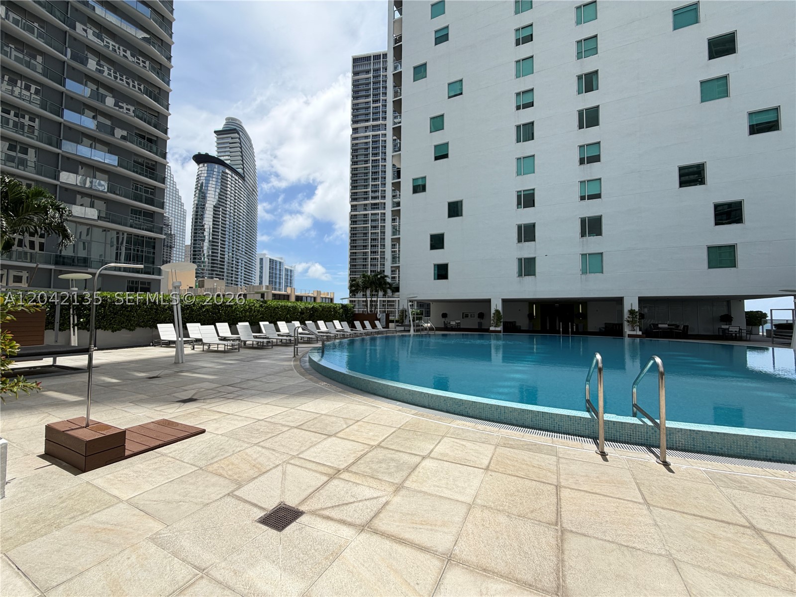 55 SE 6th St #3900, Miami FL 33131