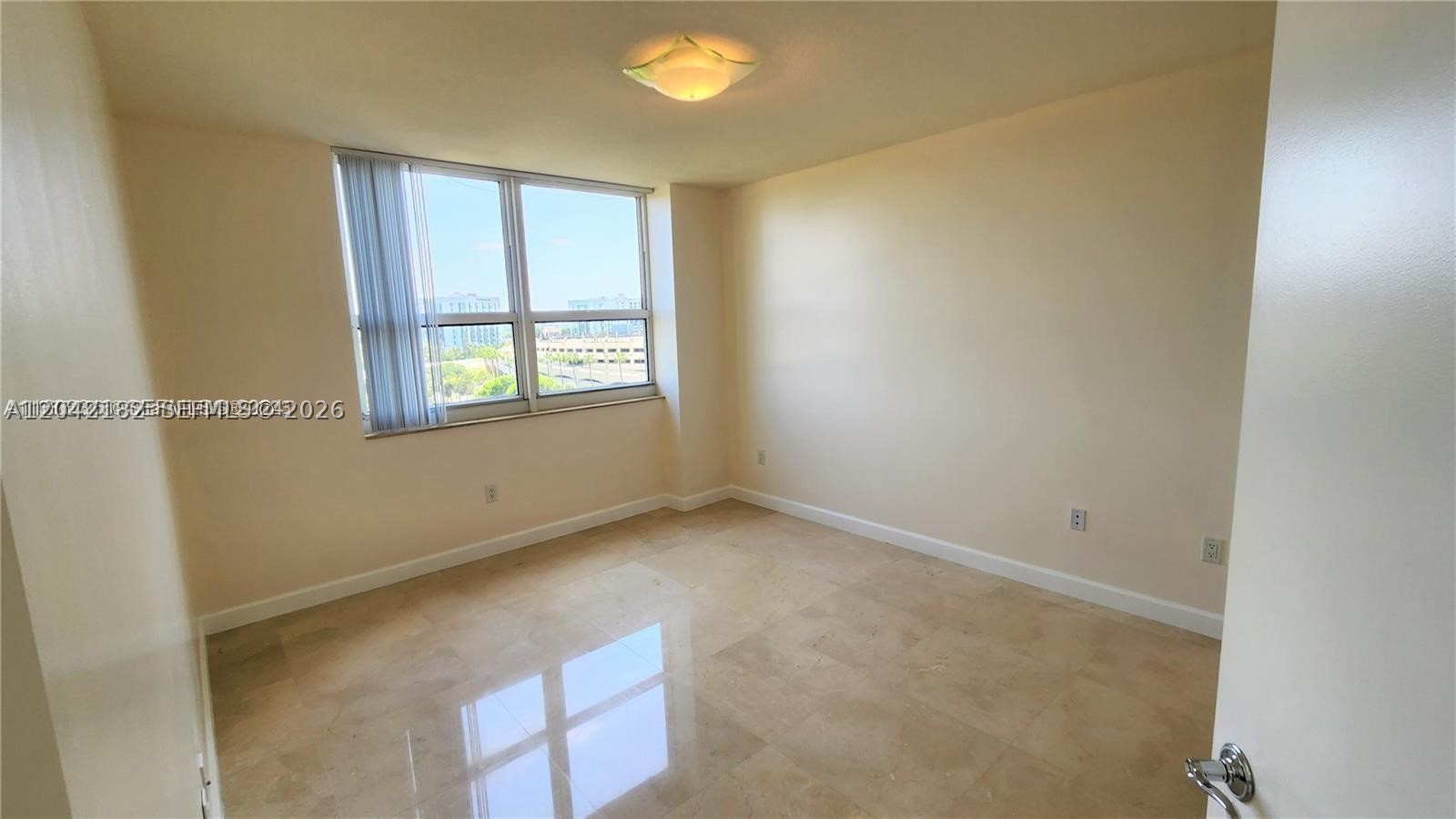 19501 W Country Club Dr #704, Aventura FL 33180