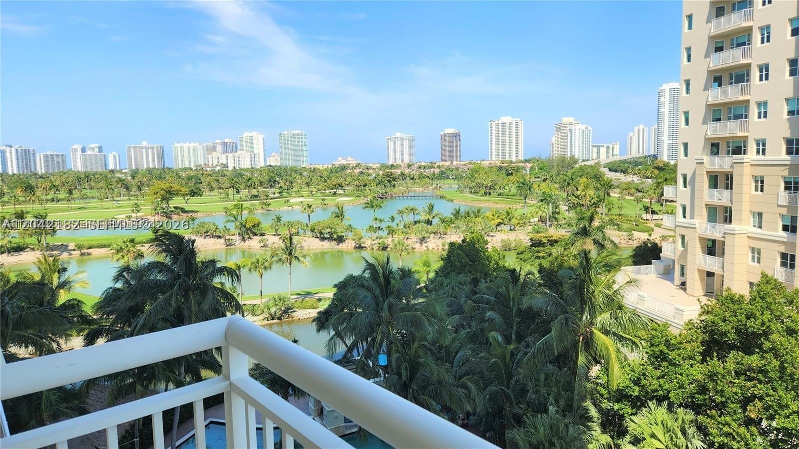 19501 W Country Club Dr #704, Aventura FL 33180