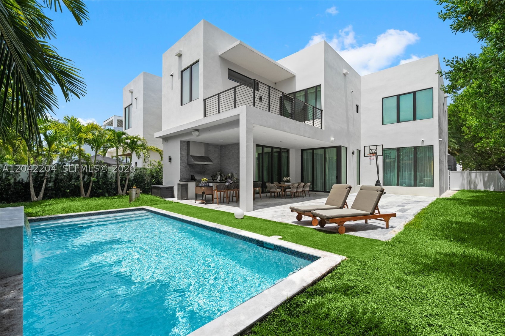 6814 NW 104th Ct, Doral FL 33178