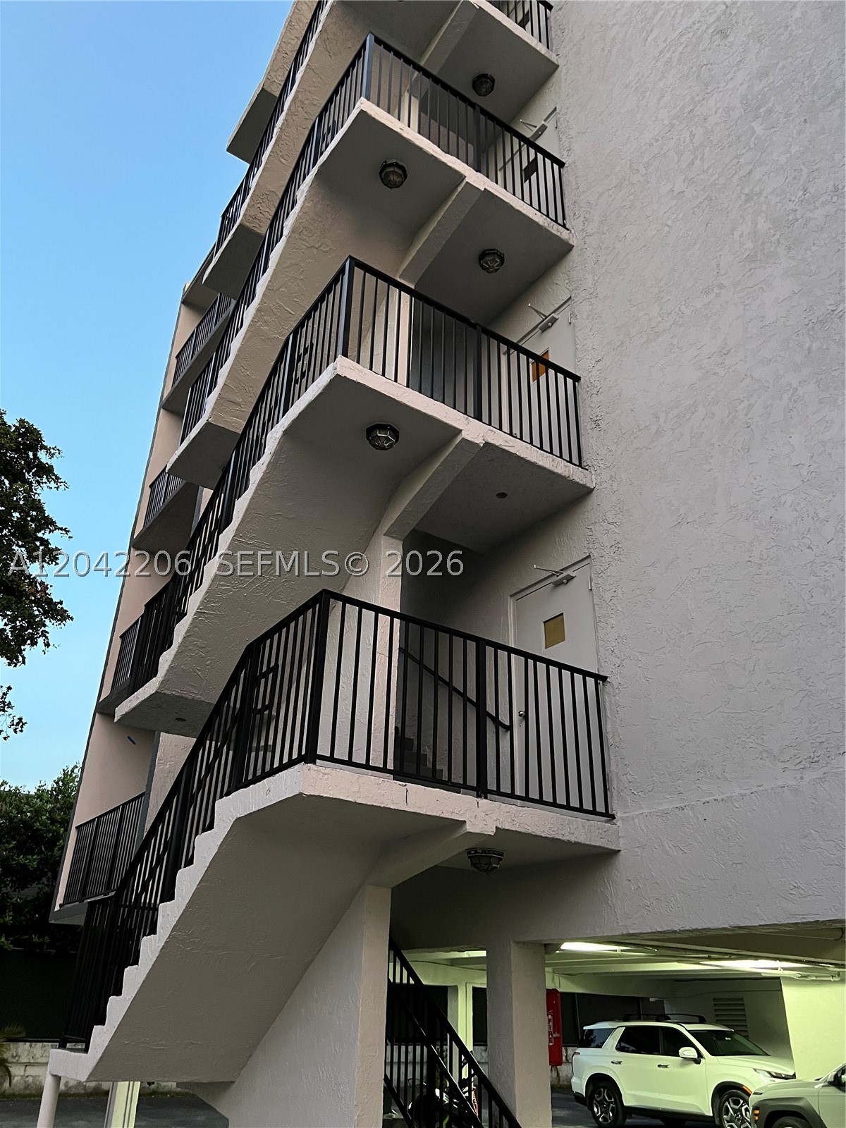 860 NE 78th St #303, Miami FL 33138