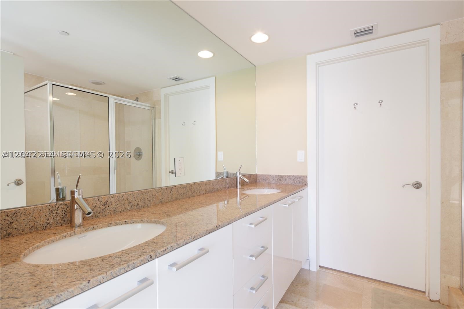 17201 Collins Ave+Den #803, Sunny Isles Beach FL 33160
