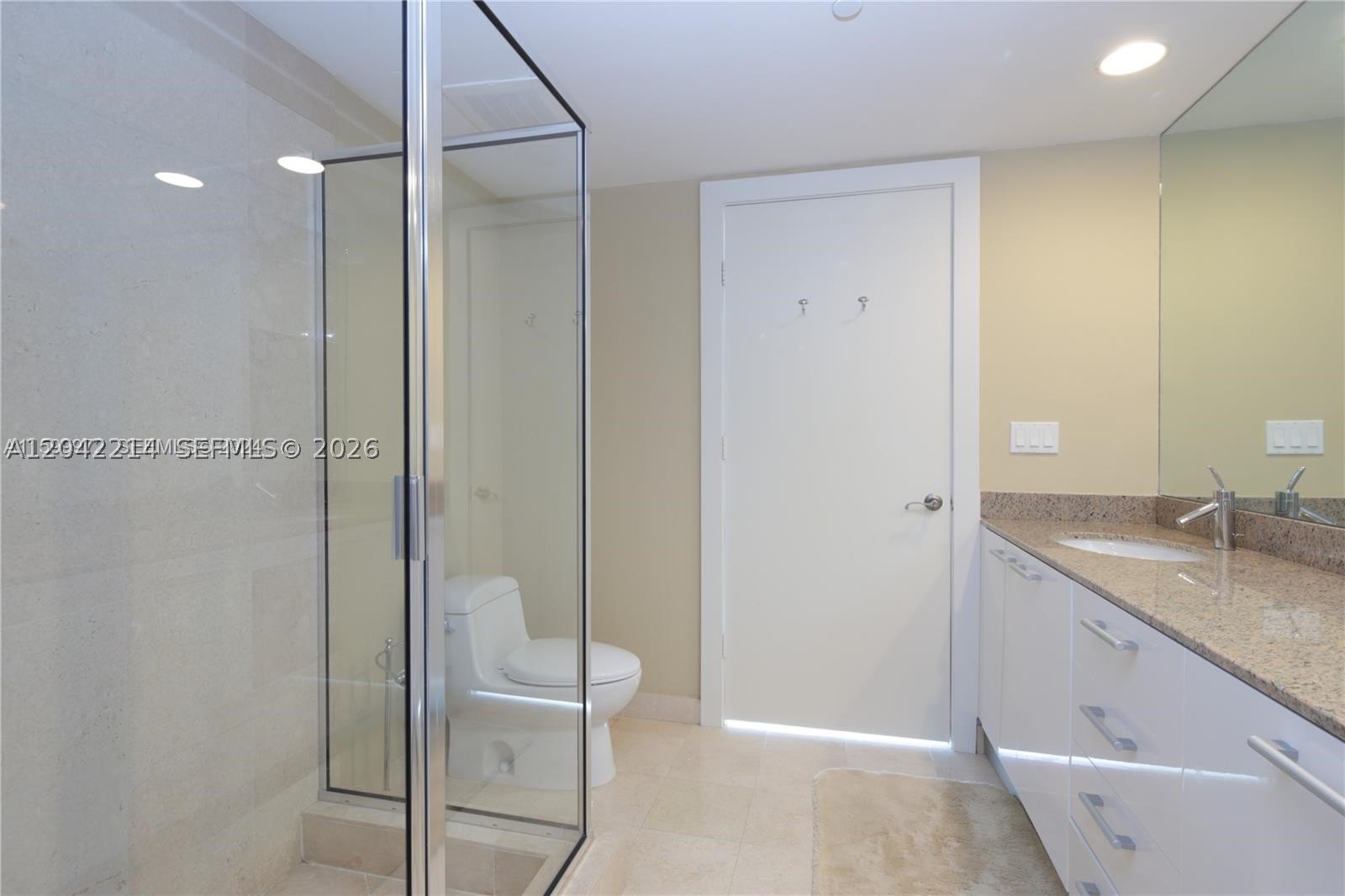 17201 Collins Ave+Den #803, Sunny Isles Beach FL 33160