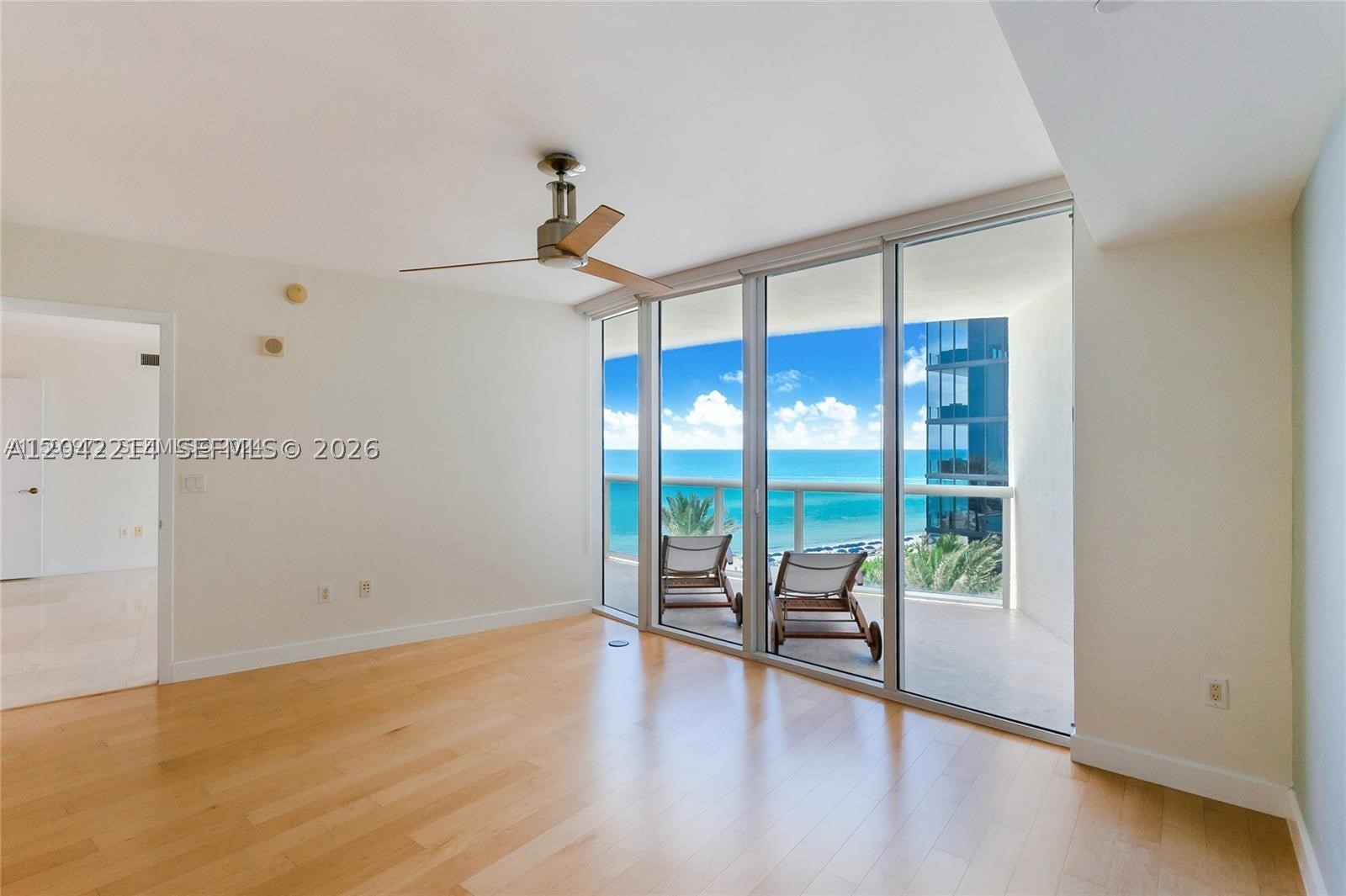 17201 Collins Ave+Den #803, Sunny Isles Beach FL 33160