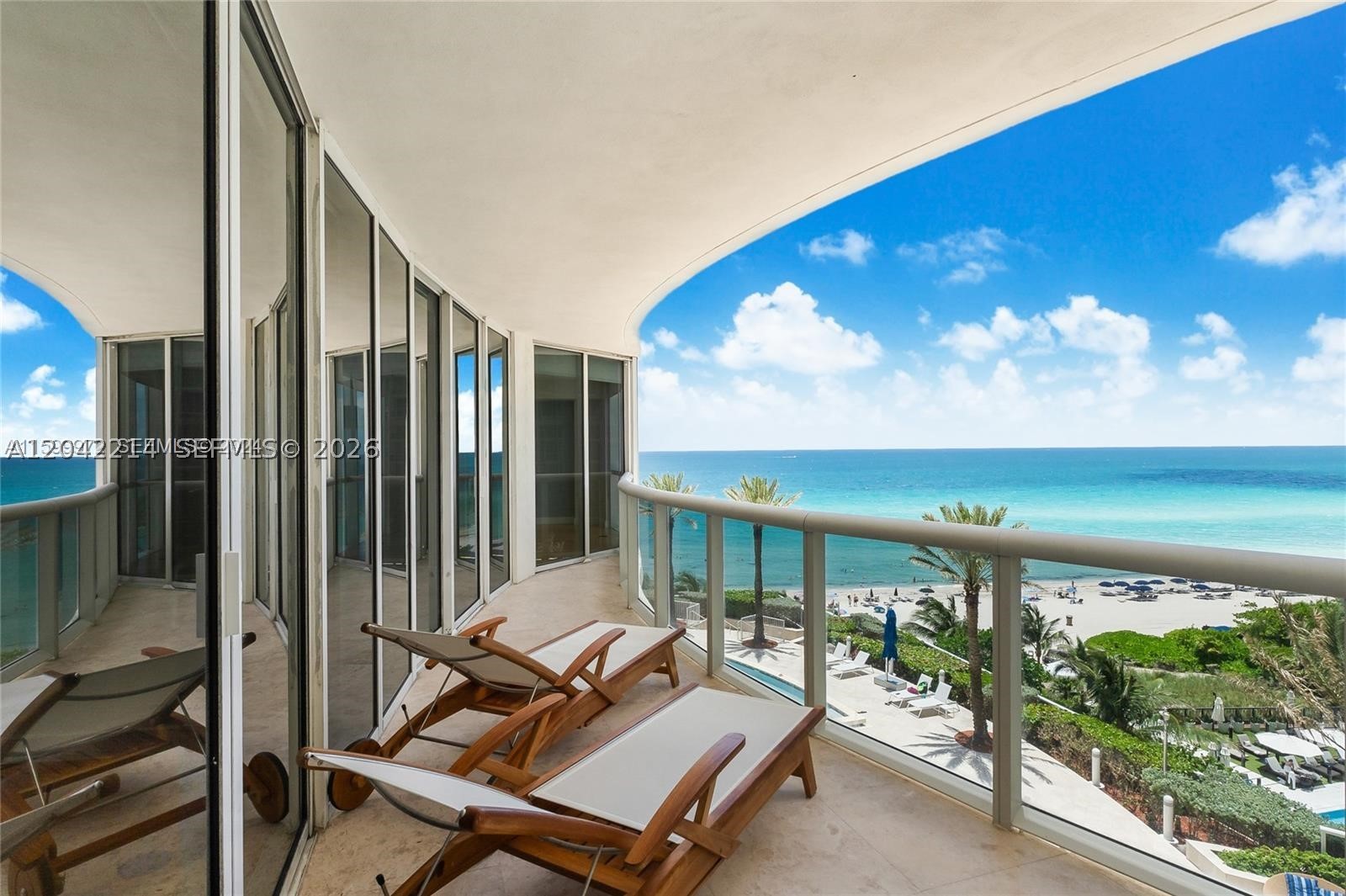 17201 Collins Ave+Den #803, Sunny Isles Beach FL 33160