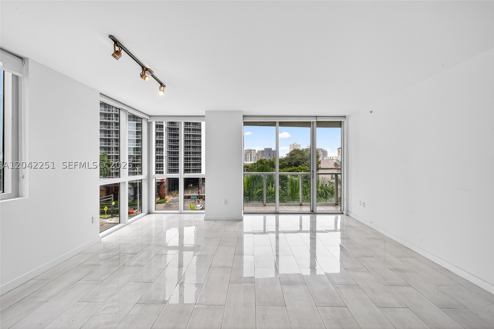500 Brickell Ave #501, Miami FL 33131