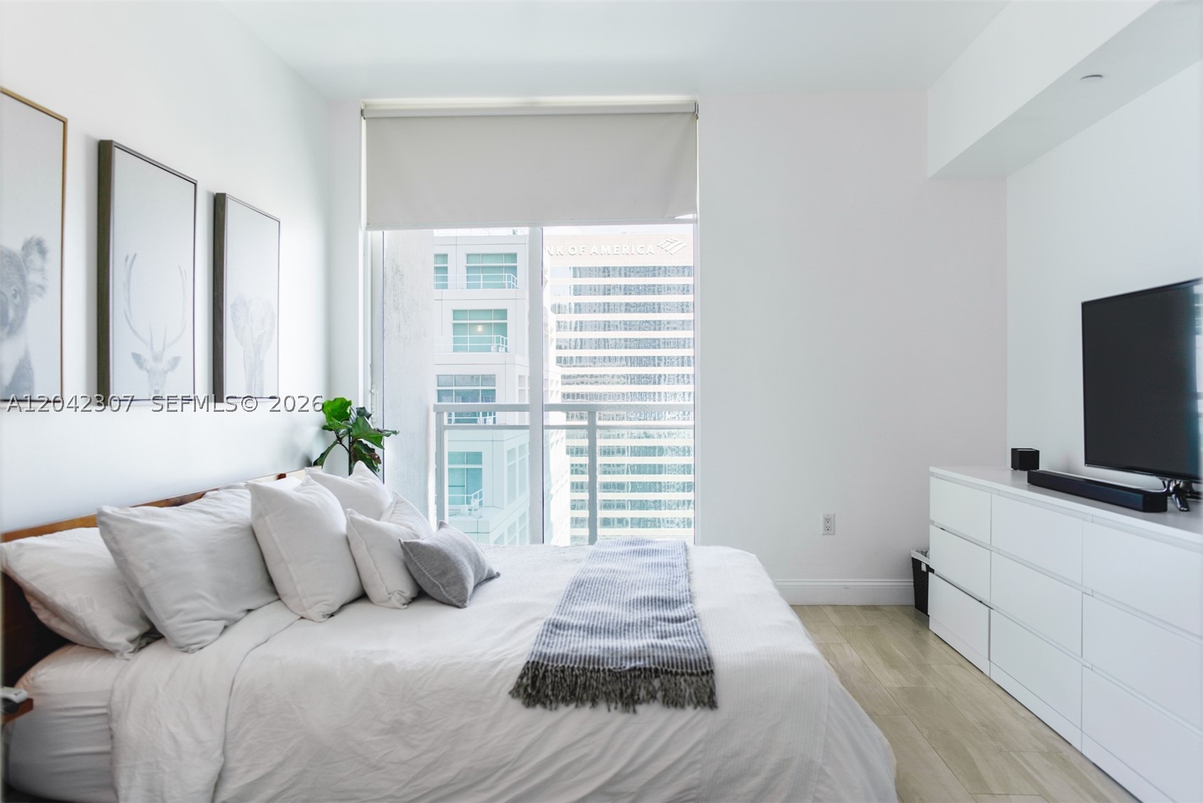 950 Brickell Bay Dr #3406, Miami FL 33131