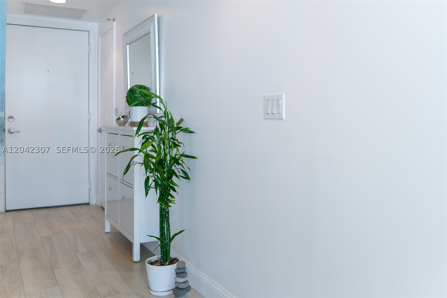 950 Brickell Bay Dr #3406, Miami FL 33131